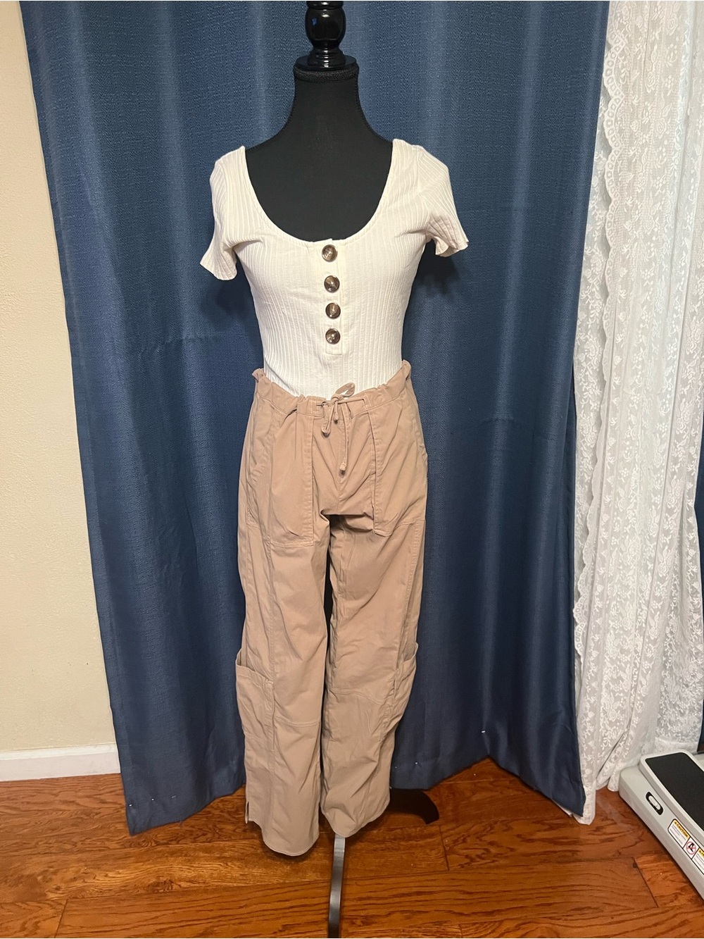 Lucy Women’s Pants Size Small